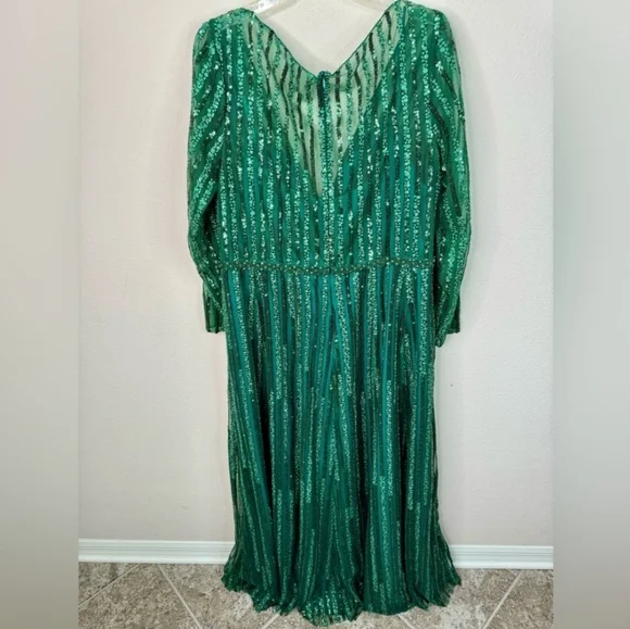 Mac Duggal Plunging Dress - Picture 4 of 10